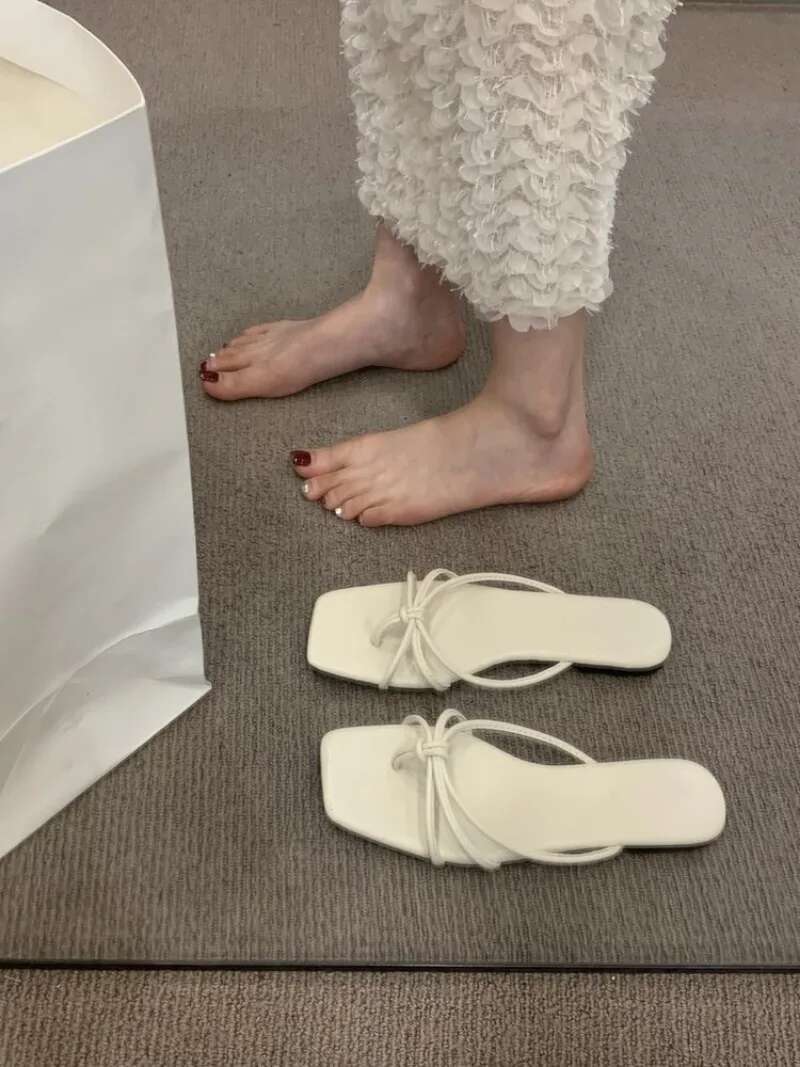 2025 Summer Flip p Slippers Fashion Women's Narrow Band Flat Shoes Ladies Casual Outdoor Beach Slides Sandalias ddmykukumalu
