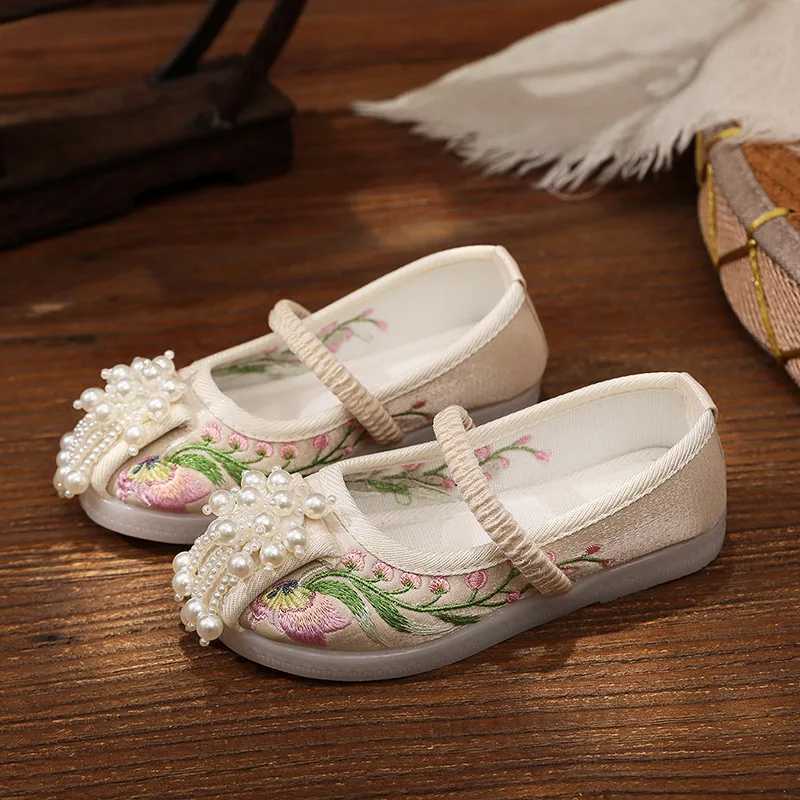 Girls Embroidery Pearl Beaded Shoes Traditional Kids Cloth Shoes Princes Tang Hanfu Ballet Flats For Girls X250220