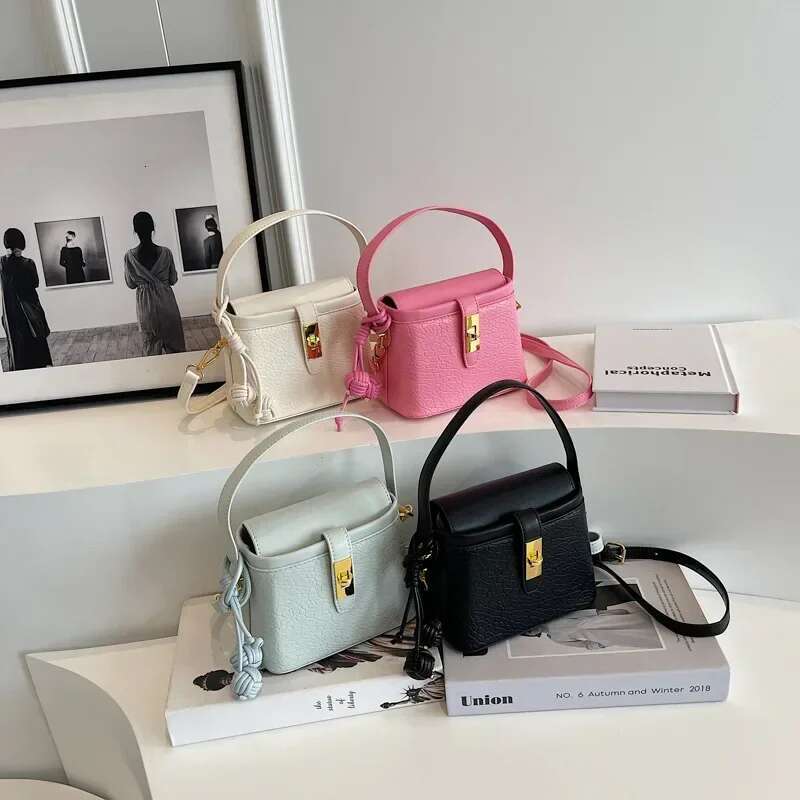 Fashionable And Casual New Leather Minimalist Japanese And Korean Style Single Shoulder Women's Single Shoulder Crossbody Bag