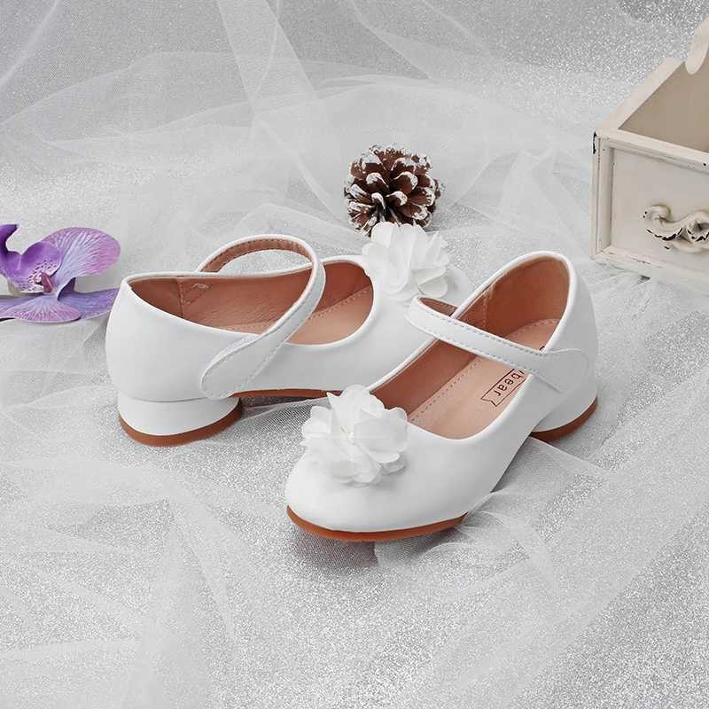 Childrens shoes in spring and autumn new girls white Pearl flower Princess shoes fashion high heels wear-resistant and non-slip X250220