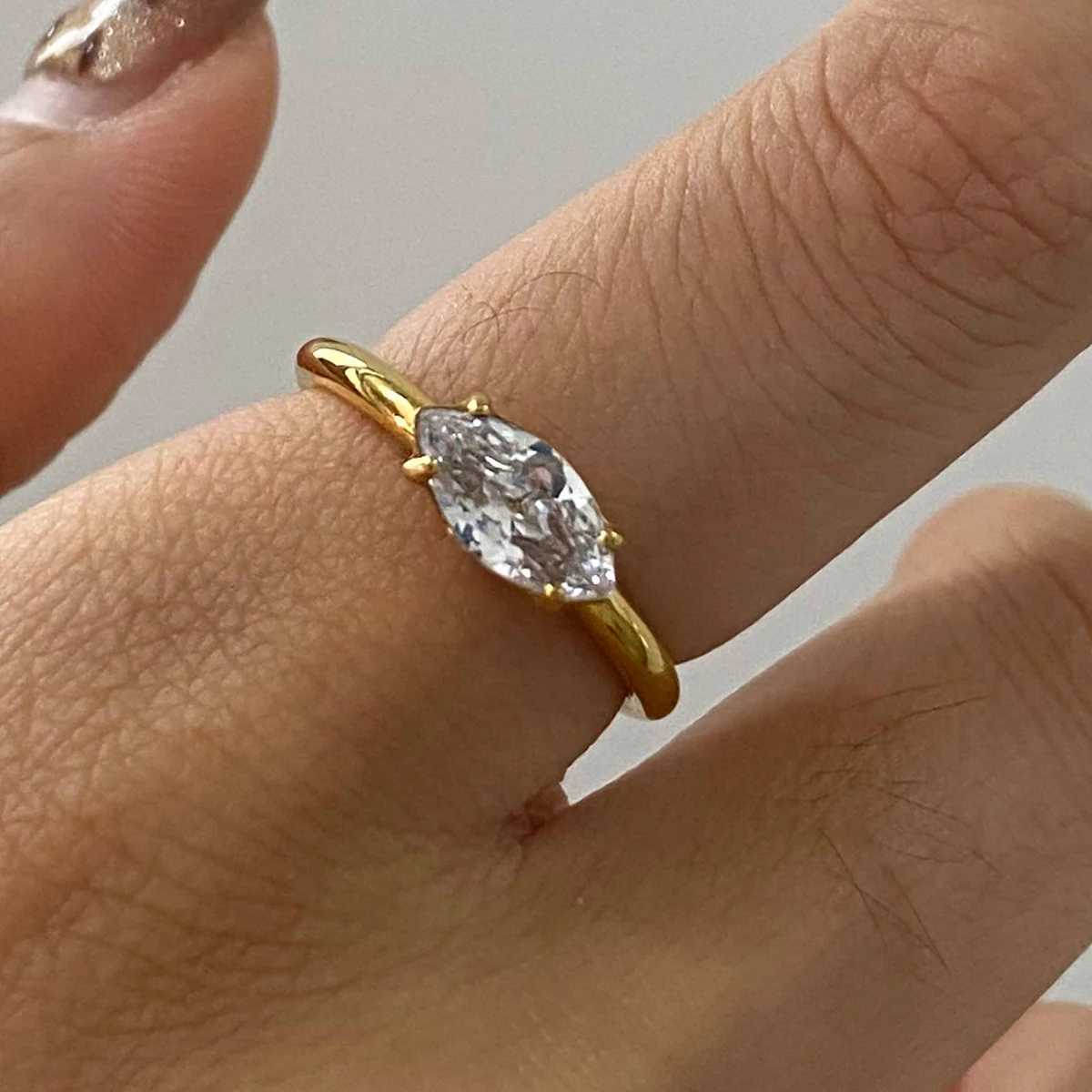 Uworld 2pcs Ring Set Horse Eye Rhinestone Double layer Hollow out Fried Dough Twists Pattern Overlay Ring Lady Jewelry Party Gif X250220