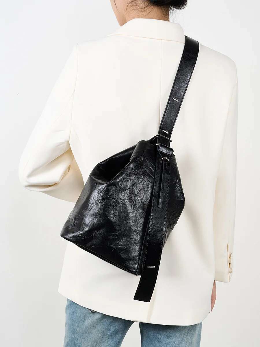 2024 New Sense Niche Design Armpit Genuine Leather First Layer Cowhide Women's Shoulder Crossbody Bag