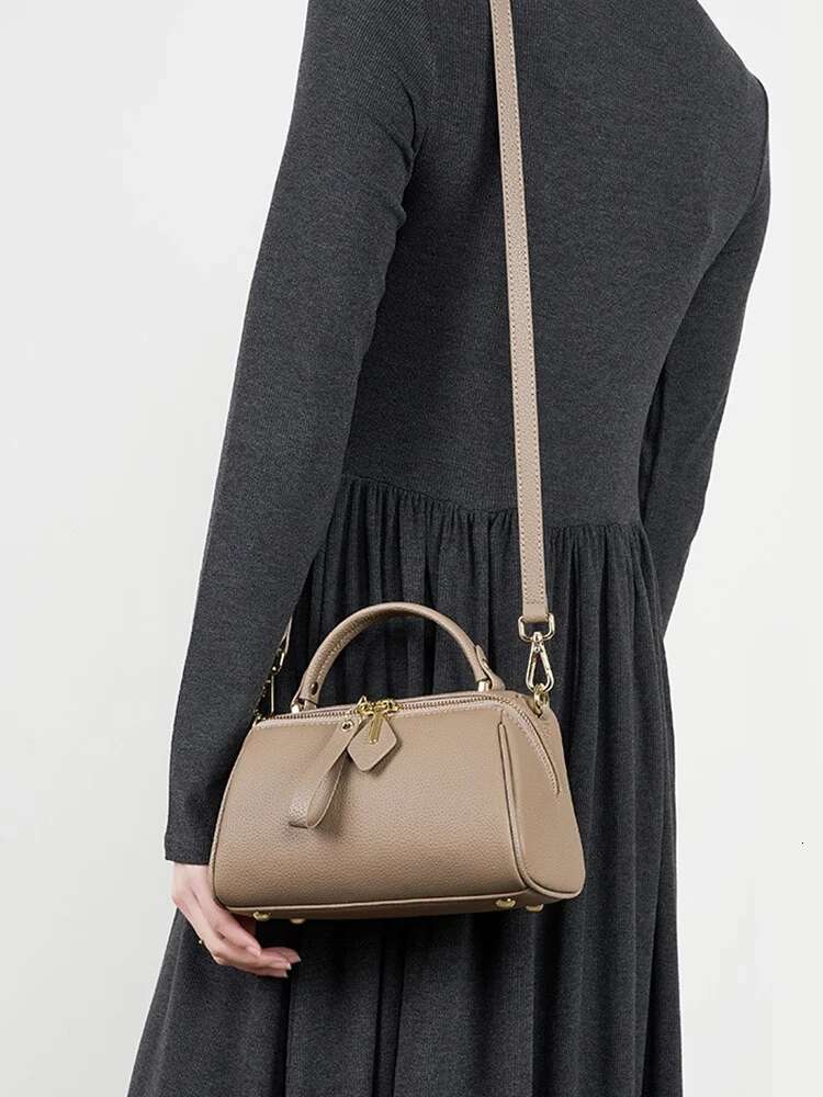 Designer bag handbag women's shoulder cross leather retro Boston large capacity 2025 new fashion daily leisure