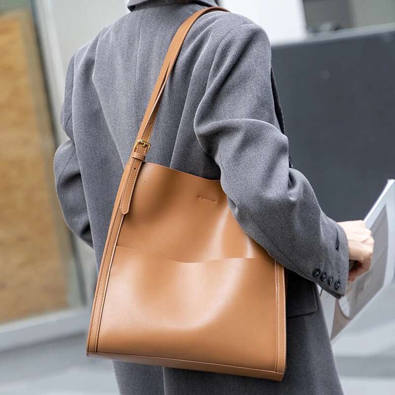 New Women Fashion Bag Female Shoulder Bags Lady Soft 100% Cowhide Genuine Leather Niche Design Tote Casual Bucket Handbag