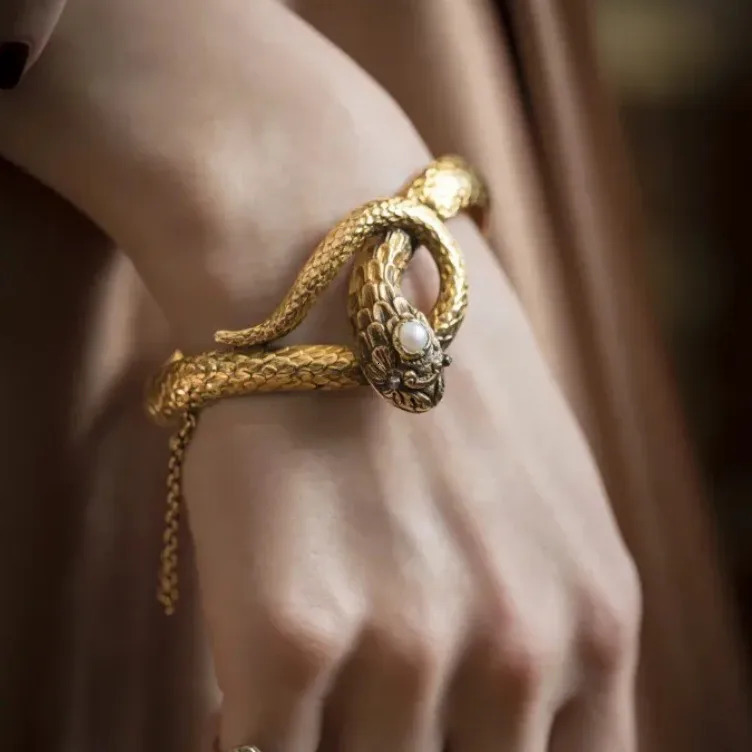 Medieval Cleopatra Pet Spirit Snake Bracelet Vintage High Appearance Temperature Bracelet High Sensation Bracelet 250220