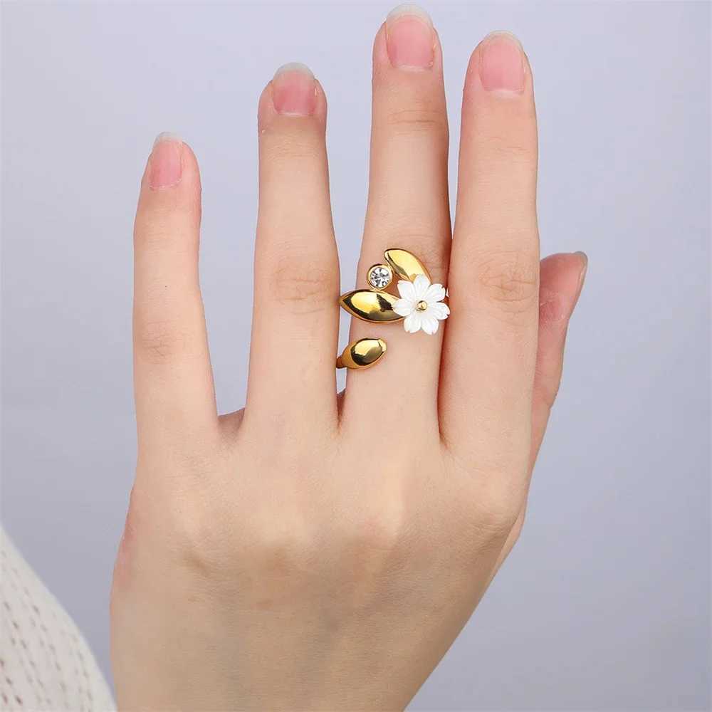 Delicate Stainless Steel Flower Open Rings For Wen Rantic Fem Finger Rings Party Wedding Fashion Jewelry Girls Gift 2024 X250220