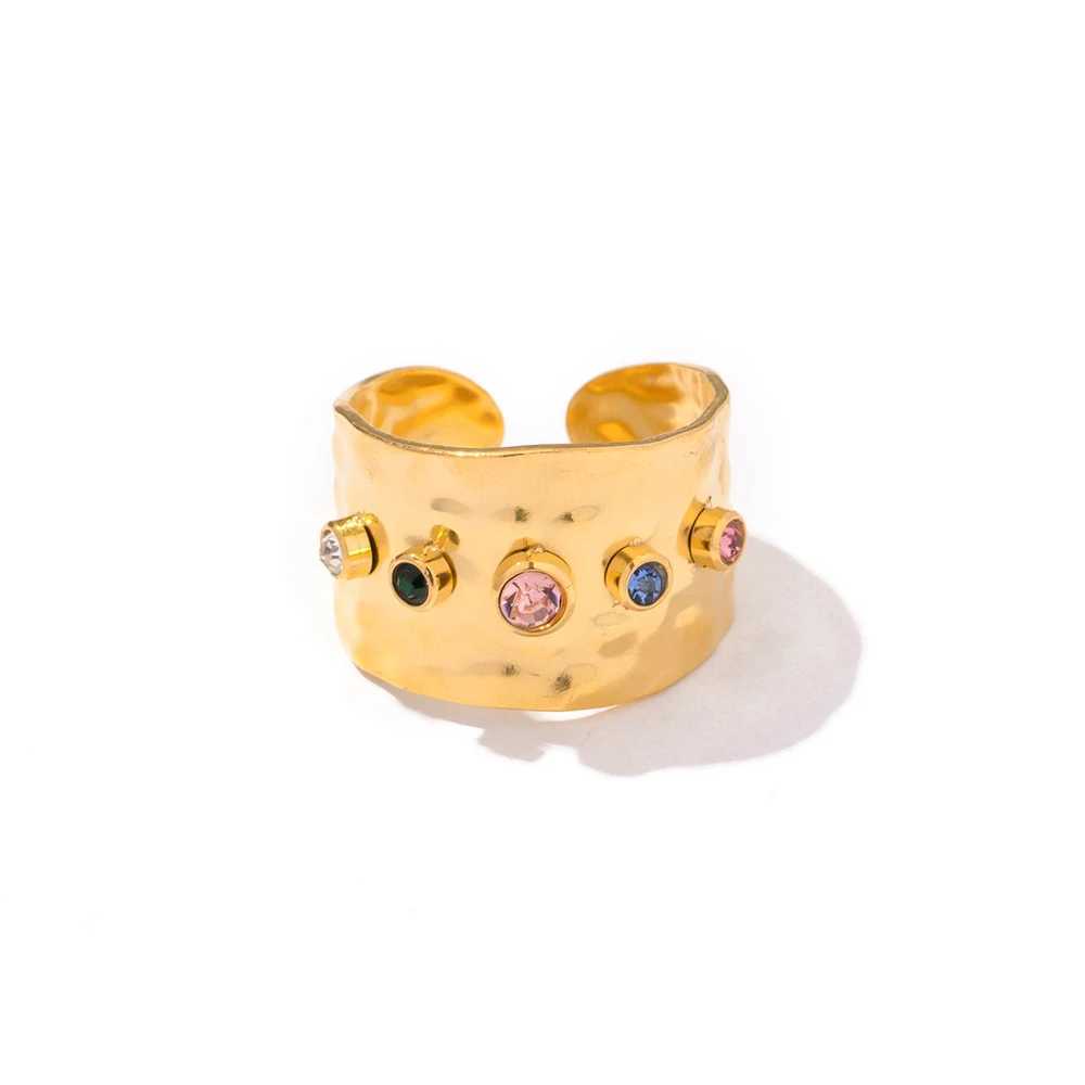Uworld Colored Cubic Zircon CZ Crystal Broadband Jewelry Stainless Steel Waterproof 18K Gold Plated Declaration Ring X250220