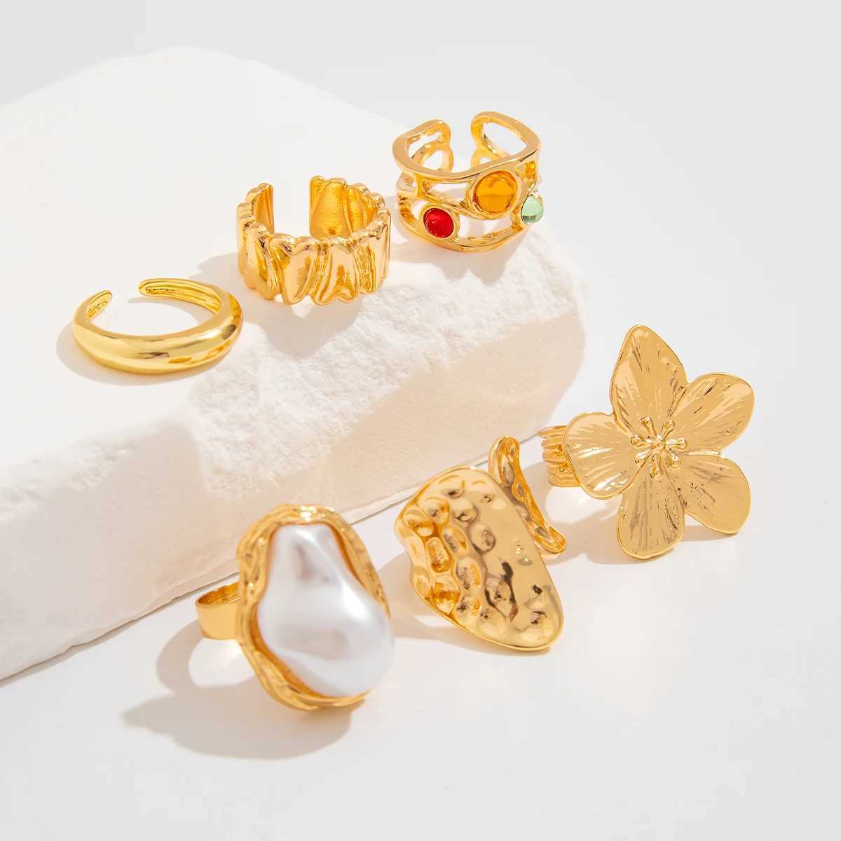 United Kingdom 2025 New Irregar Exaggerated Metal Flower Open Rings Wen Elegant Baroque Imitation Pearl Ring Jewelry Accessories X250220