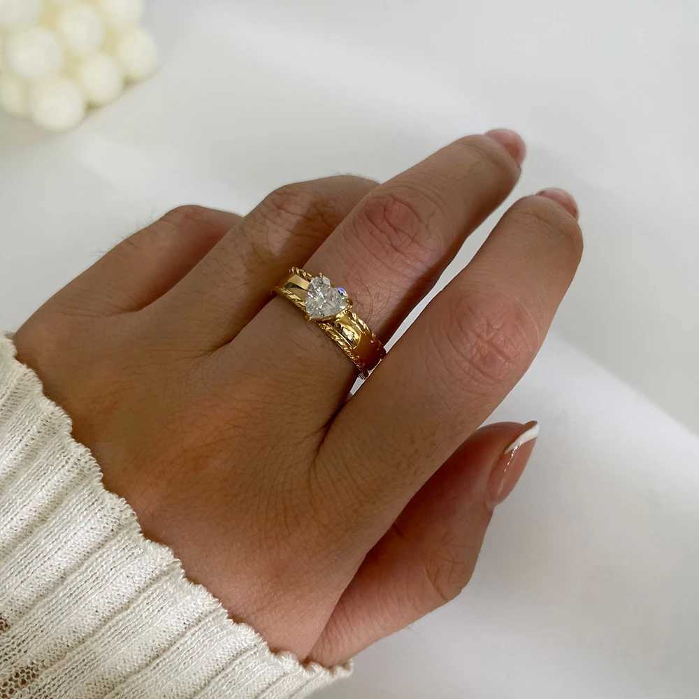 Perisbox Fashion Stainless Steel Gold Plated Zircon Rings for Wen High Quality Sparkling Wedding Jewelry Birthday Gift X250220
