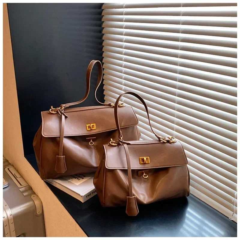 Fashion Large Capacity PU Simplicity Womens Tote Bags Hasp Sewing Thread Crossbody Bags 2025 New Leisure Trend Bolsas FemininasC250219