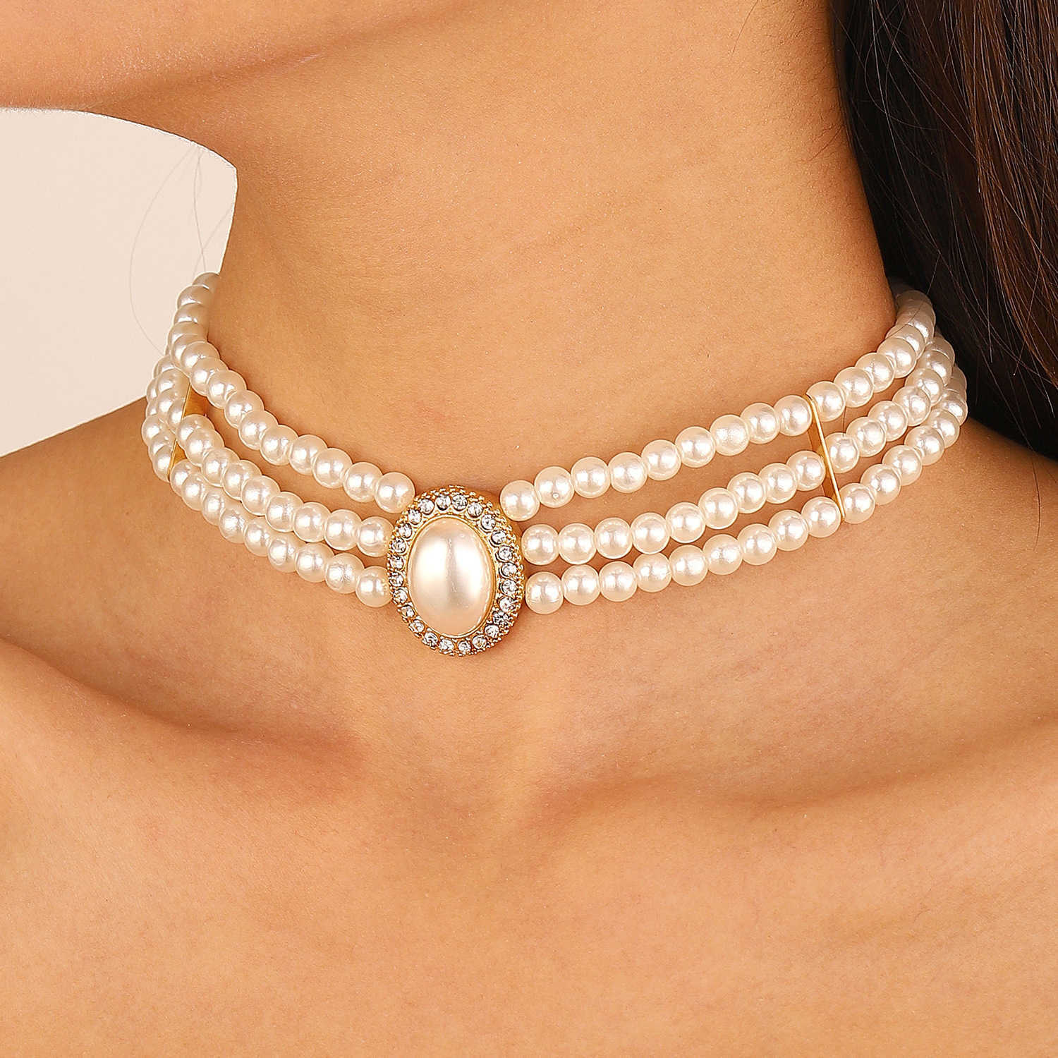 Pendant Necklaces New multi-layer pearl jewelry set with female Instagram style creative design and V-shaped collar bracelet set H25219