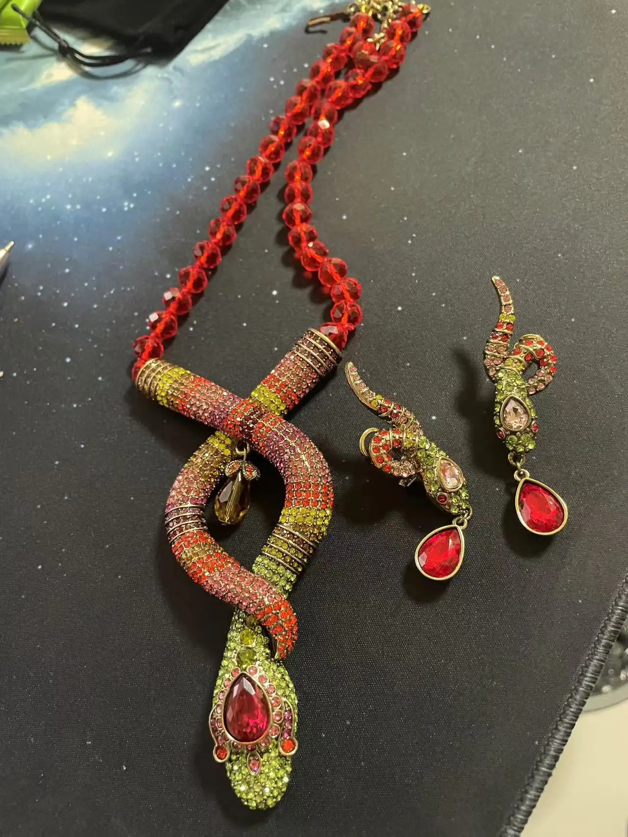 Vintage fashion light red snake necklace for women 250220