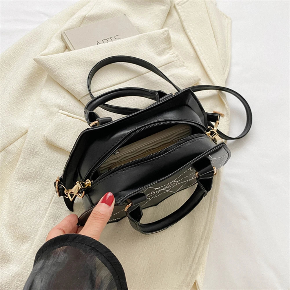 Halloween Novelty Women Crossbody Bag Creative Bat Wing Top-handle Bags Fashion Ladies PU Leather Small Handbags 250214