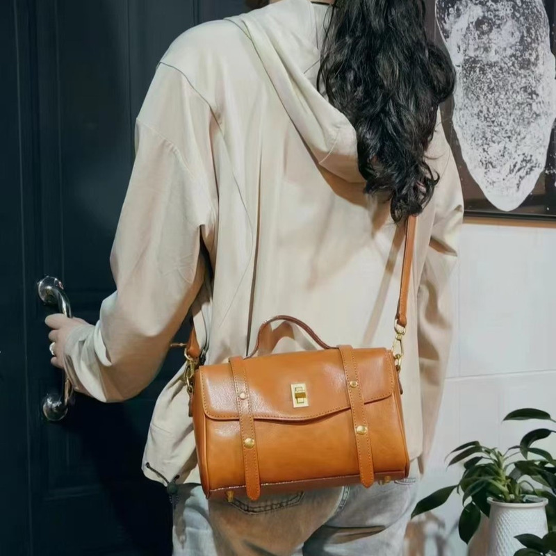 Tree Ointment Genuine Leather Mailman 2024 Autumn And Winter New Style Hand-Held Shoulder Crossbody Bag Fashionable Daily Commuting