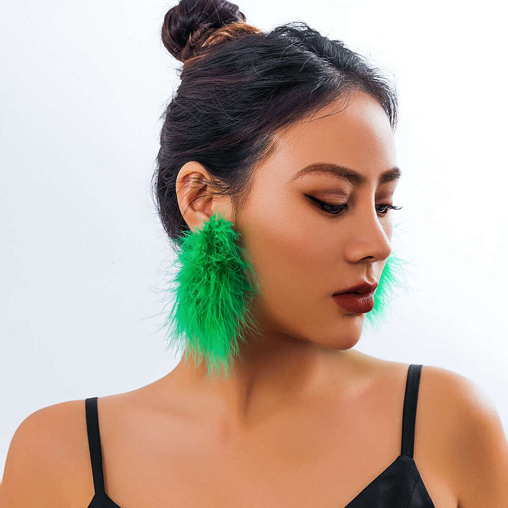 Exaggerated Party Short Style chcker Sweet Cool Feather with Ribbon and Plush, Small Female Necklace