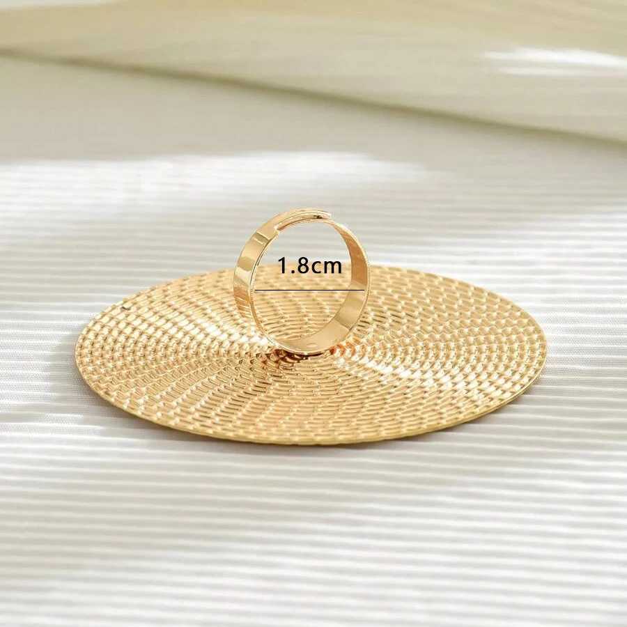 Fashion Gold Color Round Hollow Out Flower Big Ring For Wen Trendy Metal Finger Ring Hip Hop Statement Party Jewelry X250220