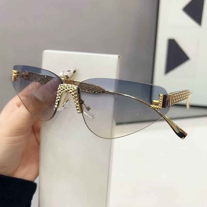 Sunglasses Female Summer UV Protective Sunglasses Men Drive 2025 Trend New Fashion Round Face Net Red Glasses