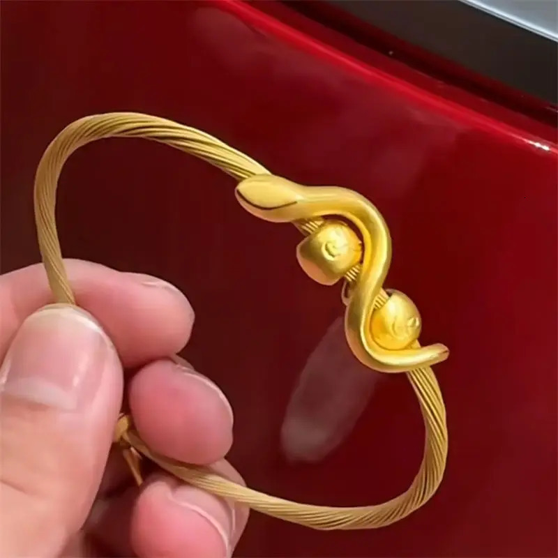 Snake Year Limited Bracelet Light Personalized Fashion Atmosphere Ins Advanced Perception Niche Perception Full Match 250220