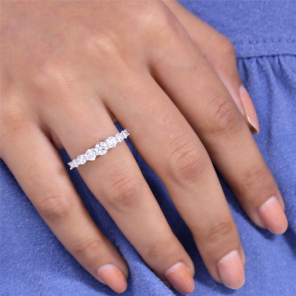 Jewelry Round Cut Lab Diamond 18K White Gold Real Gold Tapered Dainty Ring HPHT CVD Diamond Ring Women Eternity Band Ring