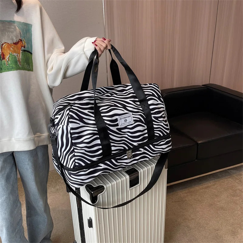Travel Bag Womens Handbag Leopard Zebra Print Waterproof Large Size Luggage Fitness Dry Wet Separation Duffle Bag Weekend Bag 250214