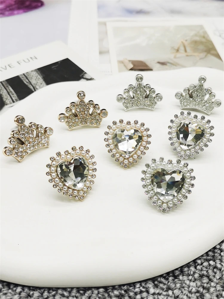 2PCS Luxury Bling Shoe Lace Charms ABS Rhinestone Buckle Decoration DIY Golden Crown Shoelace Clips Accessories Fit Women Boots 250219