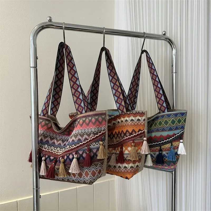 Large Capacity Ethnic Style Fashionable Simple Elegant Handbag 2023 Autumn New Style Shoulder Bag Womens Commuter Tote Bag Z250219