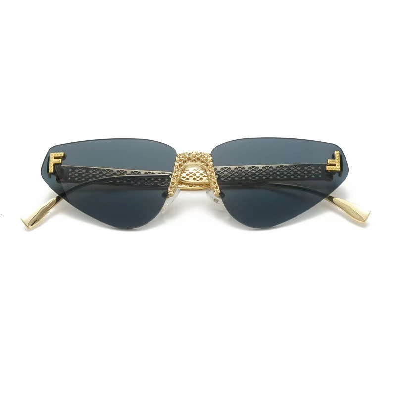 Sunglasses Female Summer UV Protective Sunglasses Men Drive 2025 Trend New Fashion Round Face Net Red Glasses