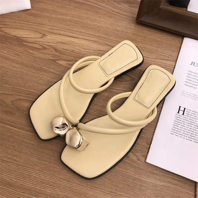 Free shipping designer Sandals for woman 2025 new summer Solid Flat Heel Daily Outfit slippers