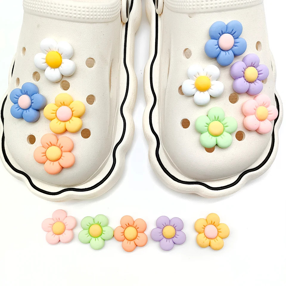 114Pcs Petal Colorful Flower Shoe Charms Designer DIY Shoes Decaration For Garden Clogs Accessories Kids Women Girls Gifts 250219