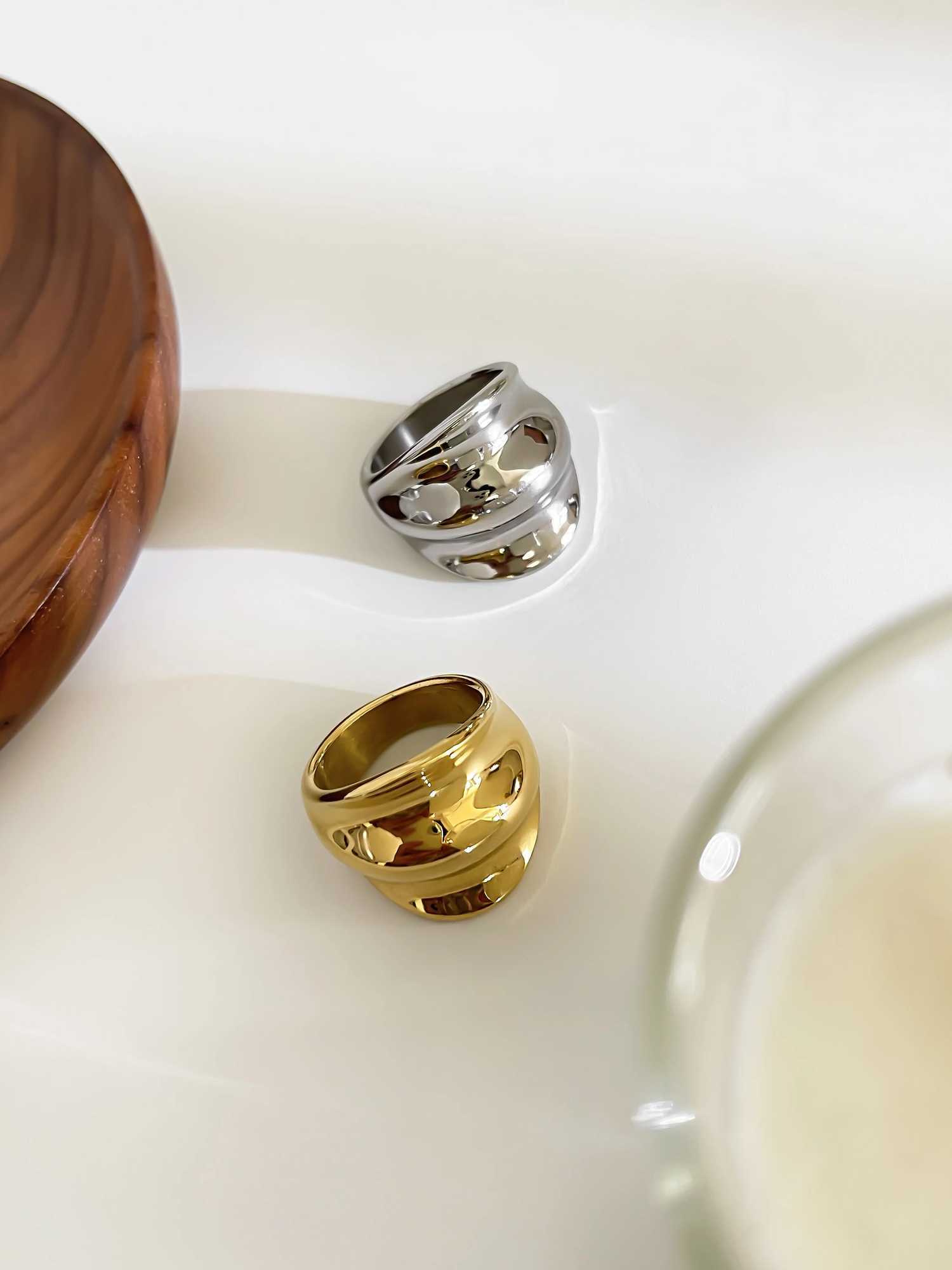 Perisbox Statement 18K Gold Plated Smooth Irregar Metal Textured Chunky Rings Anti-Tarnish Punk Fashion Party Jewelry Unisex X250220