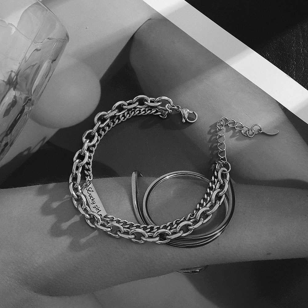 Charm Bracelets Mens bracelet Mens fashion High sense Simple and generous Mens personality Cool hip-hop Cuban mens titanium steel bracelet H25220