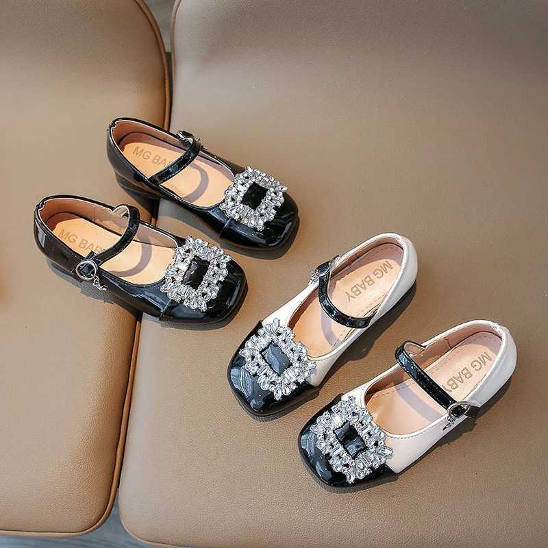 Girls leather shoes Princess Dress Shoes Baby Patent Brand Mary Jane Rhinestone Middle Heel Red Soft Sole Spring Fashion X250220