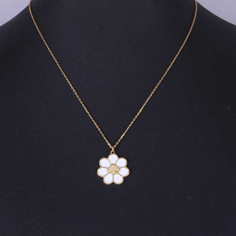 Pendant Necklaces KS European and American New Simple Classic Versatile Fashion Enamel Daisy Flower Heart Necklace J250217MF57