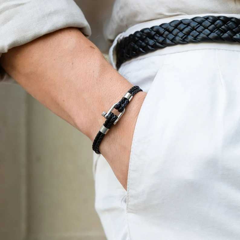 Charm Bracelets Fashion stainless steel mini U-shaped horseshoe buckle bracelet new mens black leather bracelet H25220