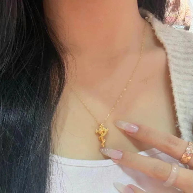 Real 18K Gold Cross Scepter Spirit Snake Pendant for Woman AU750 Pendant Necklace Fine Jewelry High-quality Banquet Gift 250220