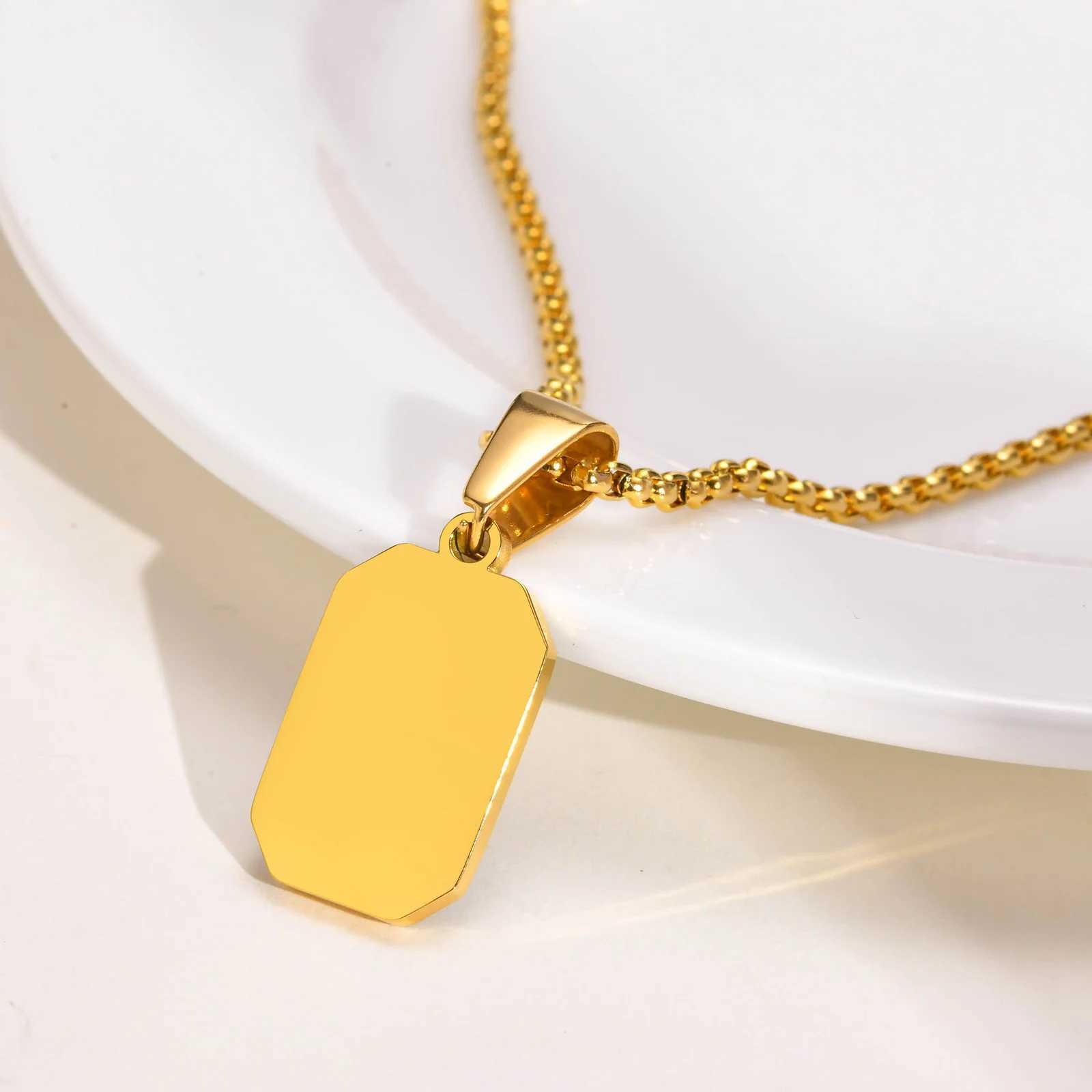 Stylish Mens Geometric Square NecklacesBlack Enamel Rectangle Pendant with Rope Box Chain CollarTren Jewelry GiftsXJ250219