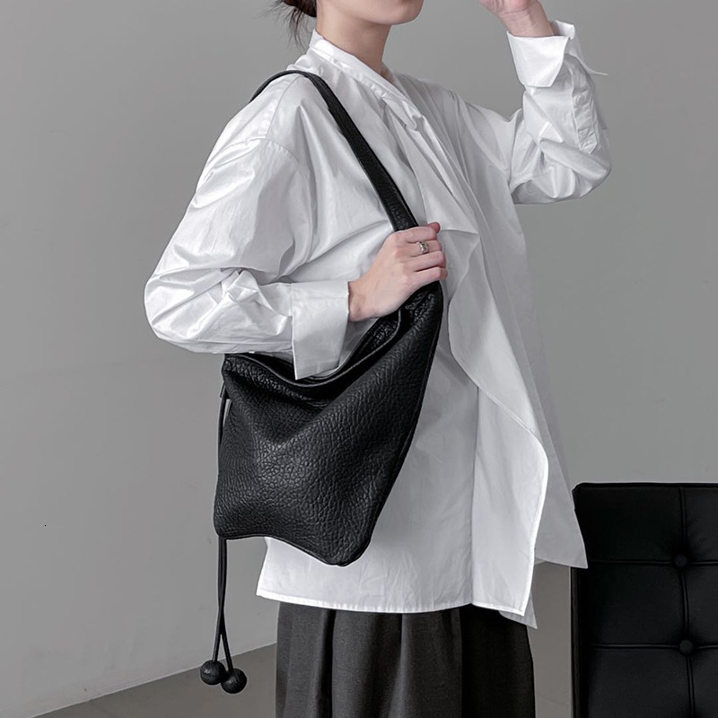 Texture Sensation Niche Design Tote 2025 New Fashionable Soft Sheepskin Horn Genuine Leather Shoulder Crossbody Women's Bag