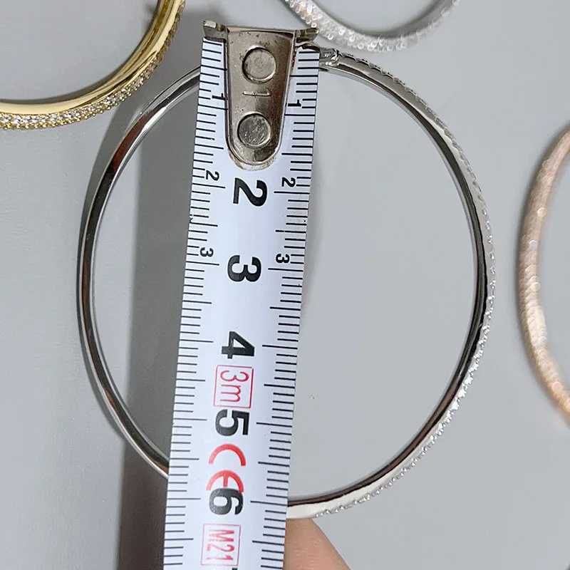 Bangle Hot Brand Pure 925 Sterling Silver Jewelry For Women Spikes Steam-punk A row Zircons Bangle Wedding Jewelry Around Rivet Bangle J250217 23TIZ
