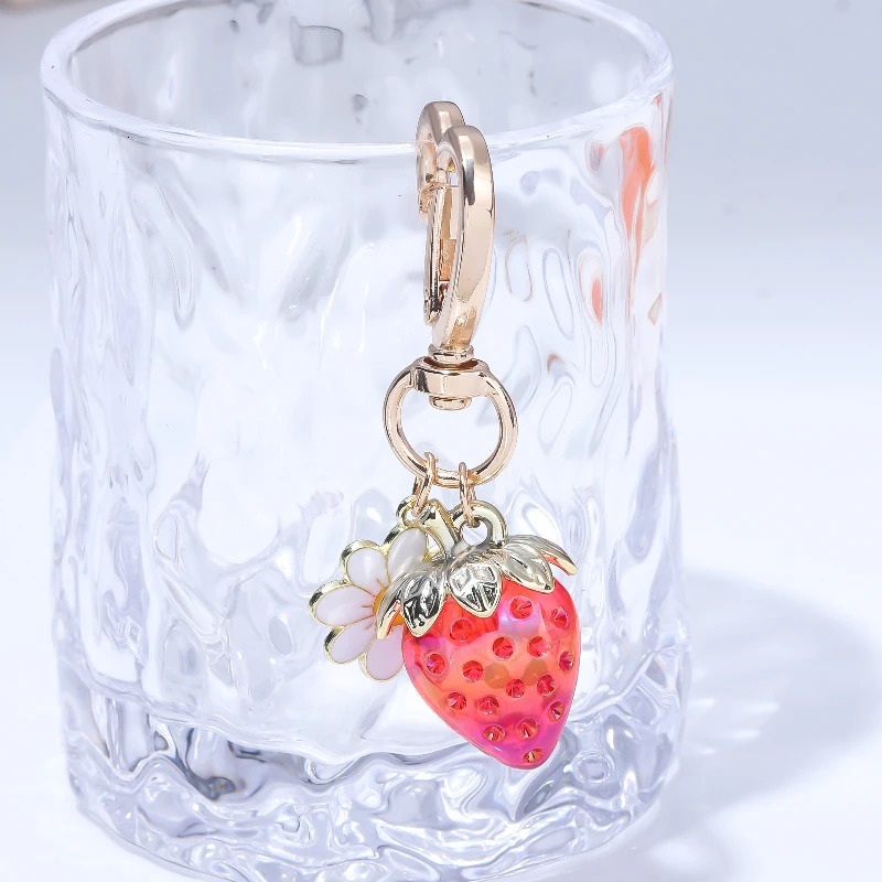 Cute strawberry keychains bag charms heart flower daisy key chains accessories decor for girls purse gift womens gifts accessory 250214