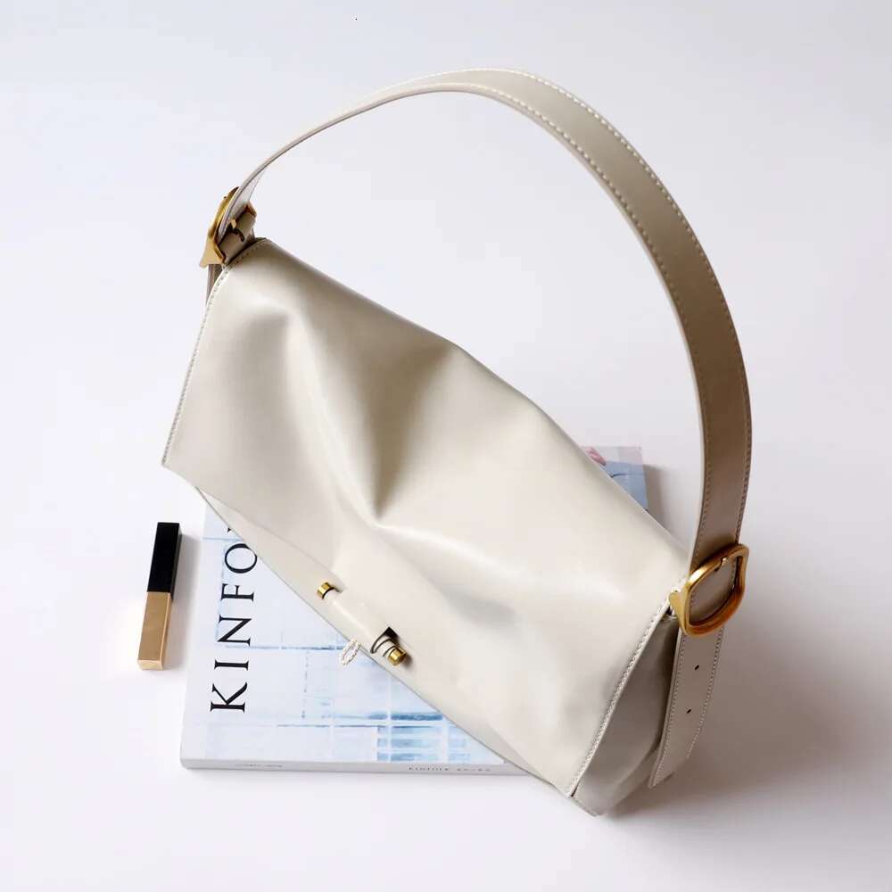 Commuter One Shoulder Oil Wax Soft Cowhide Postman Large Capacity Underarm Bag For Women