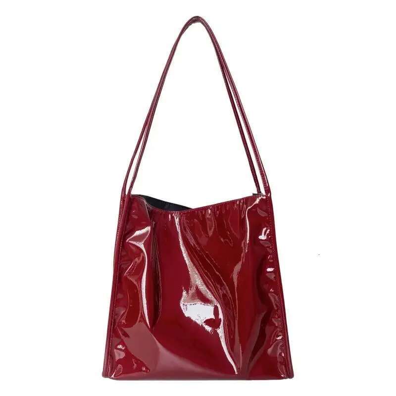 Retro Women's Large Capacity Women's Shopping Bag Fashionable Patent Leather Women's Shoulder Bag Solid Color Designer Handbag