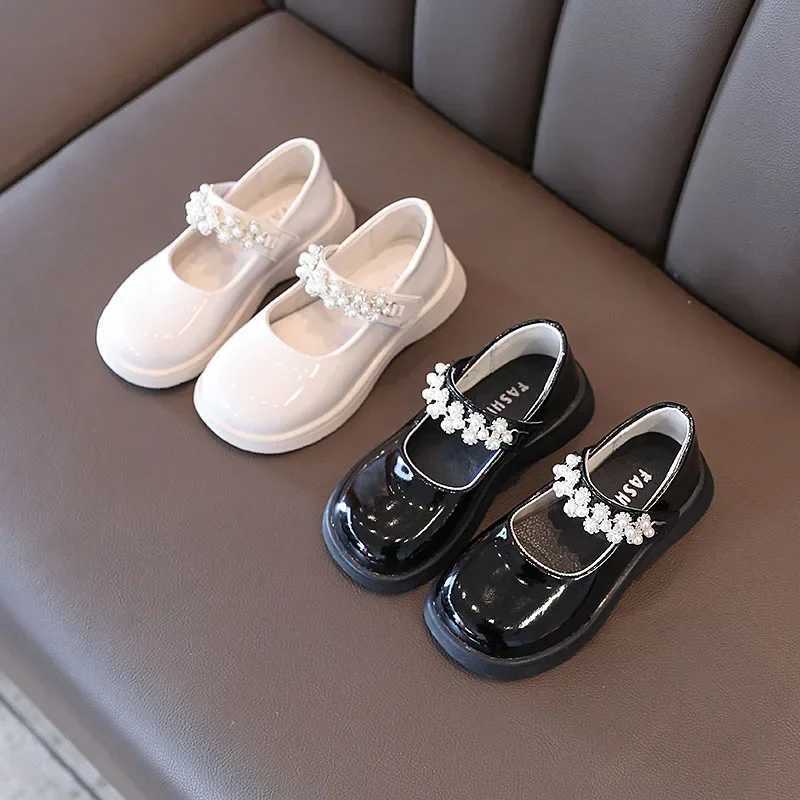 Girls patent leather shoes for wedding parties black and white school shoes childrens pearl princess shoes fashion version Mary Jens X250220