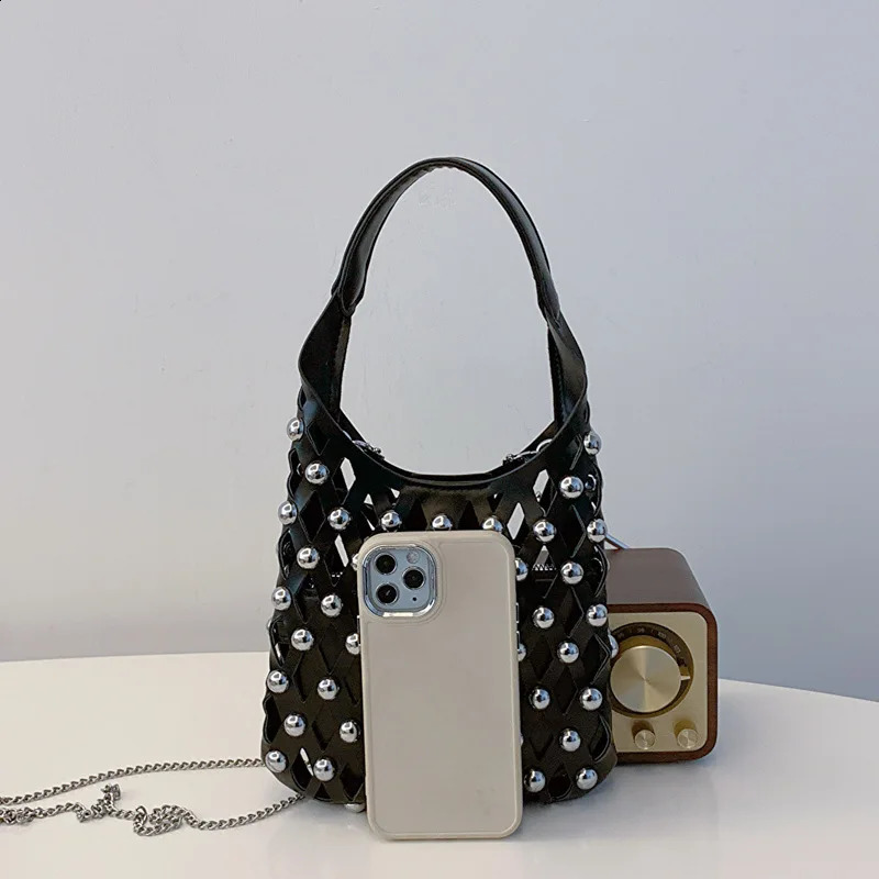 Women Bag Fashion hollow out chain shoulder bag small crossbody beach 250218