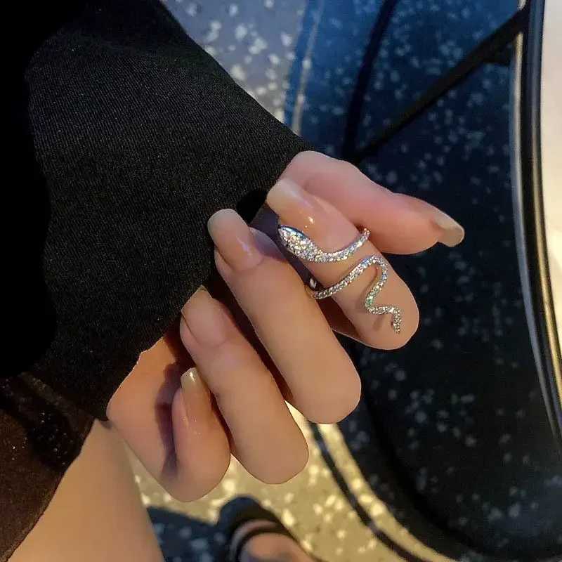 Sliver Gold Color Micro-Inlaid Zircon Snake Ring Finger Ring Fashion Punk Boy Girl Birthday Snake Ring Personality Jewelry X250220