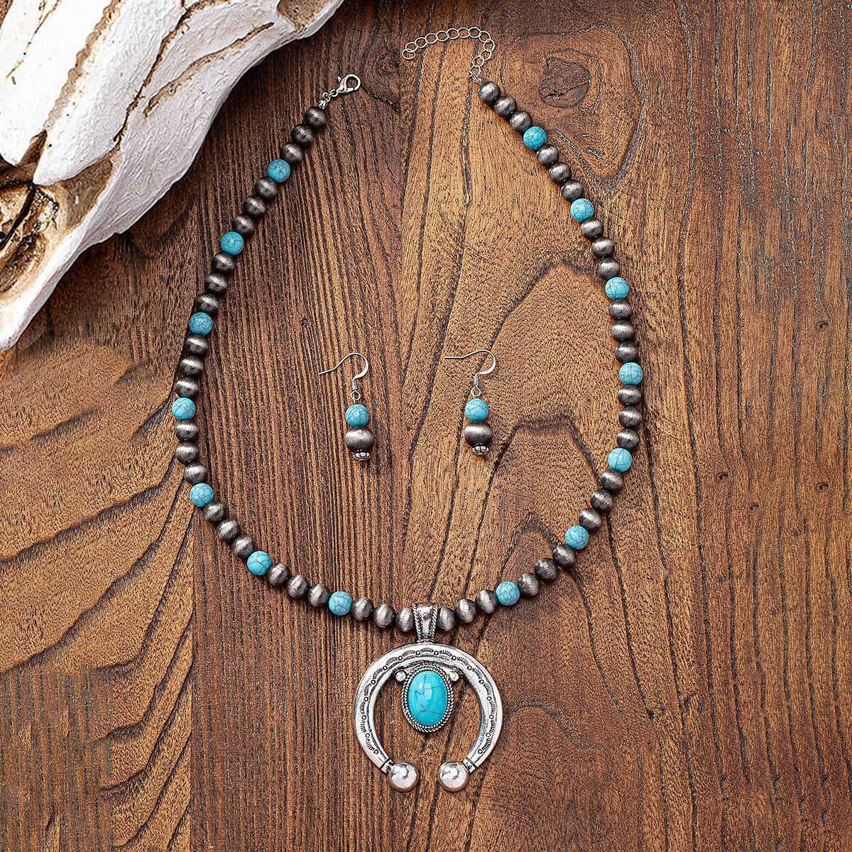 Pendant Necklaces Qingdao Daiwei Jewelry 1 Set Western Vintage Beaded Necklace Earring Set H25219