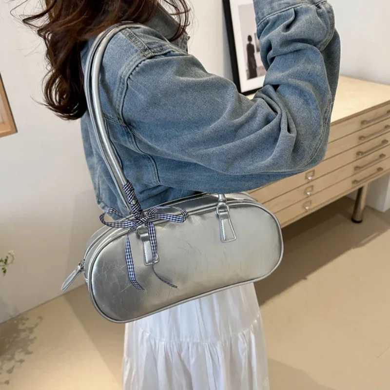 Large Capacity Silver Bag Women Portable Pillow Bag All-Match Shoulder Underarm Bag Womens Handbag Casual Boston Commuting Bags Y250528