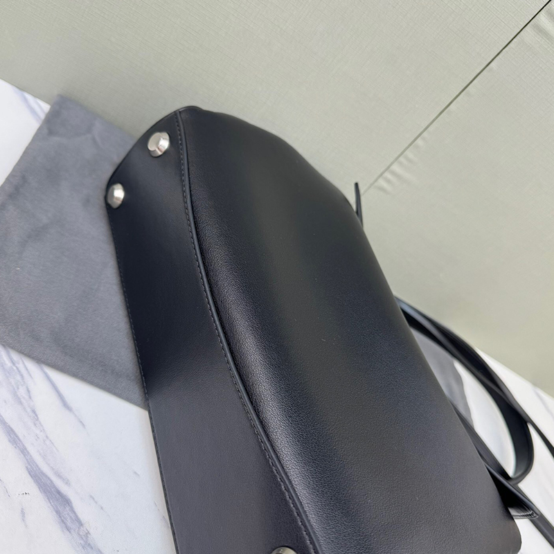 large tote drive handbag shoulder soft maxi calfskin leather women men briefcase designer Rodeos bag Casual relaxation and laziness