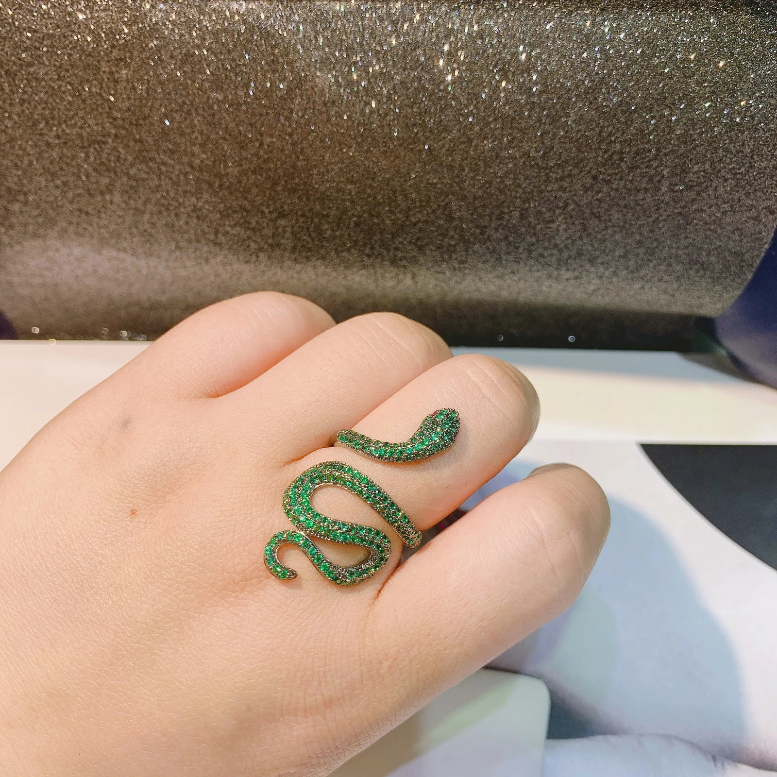 Fashion Adjustment Green Snake Ring for Women 250220
