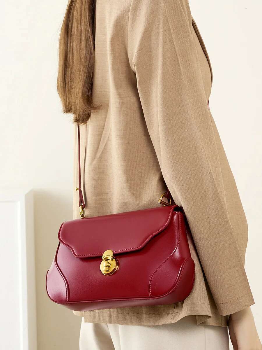 UKF French Style Commuter Elegant Armpit Bag Light Designer Shoulder Bags For Women Handbags Female All-Match Bolsas