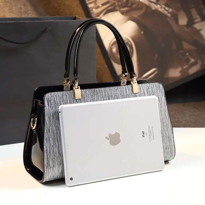 New Fashion Women Handbags Genuine Patent Ladies Shoulder Bags Female Brand Real Natural Leather Crossbody Bag